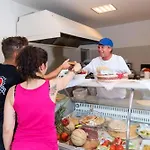 Cozy 2 Bedroom Sleeps 5 In Lido Di Spina, Italy - Perfect Family Retreat