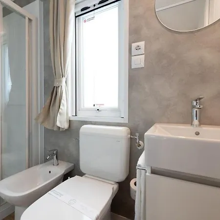 Cozy 2 Bedroom Sleeps 5 In Lido Di Spina, Italy - Perfect Family Retreat Lido di Spina